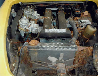 Elons engine bay after 20+ years in back of Miles Wilkins Workshop.jpg and 
